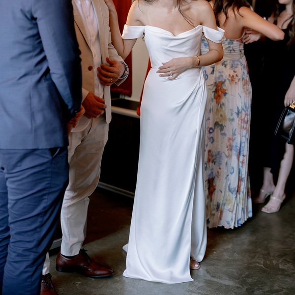 Jenny Yoo Dresses & Skirts - Jenny Yoo White Off-Shoulder Sleeveless Gown
